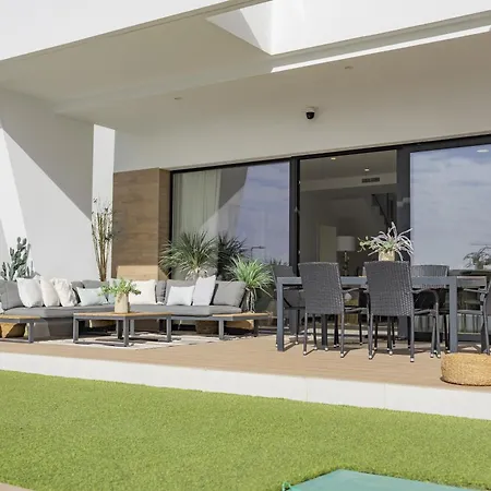 Campana Garden 52 *